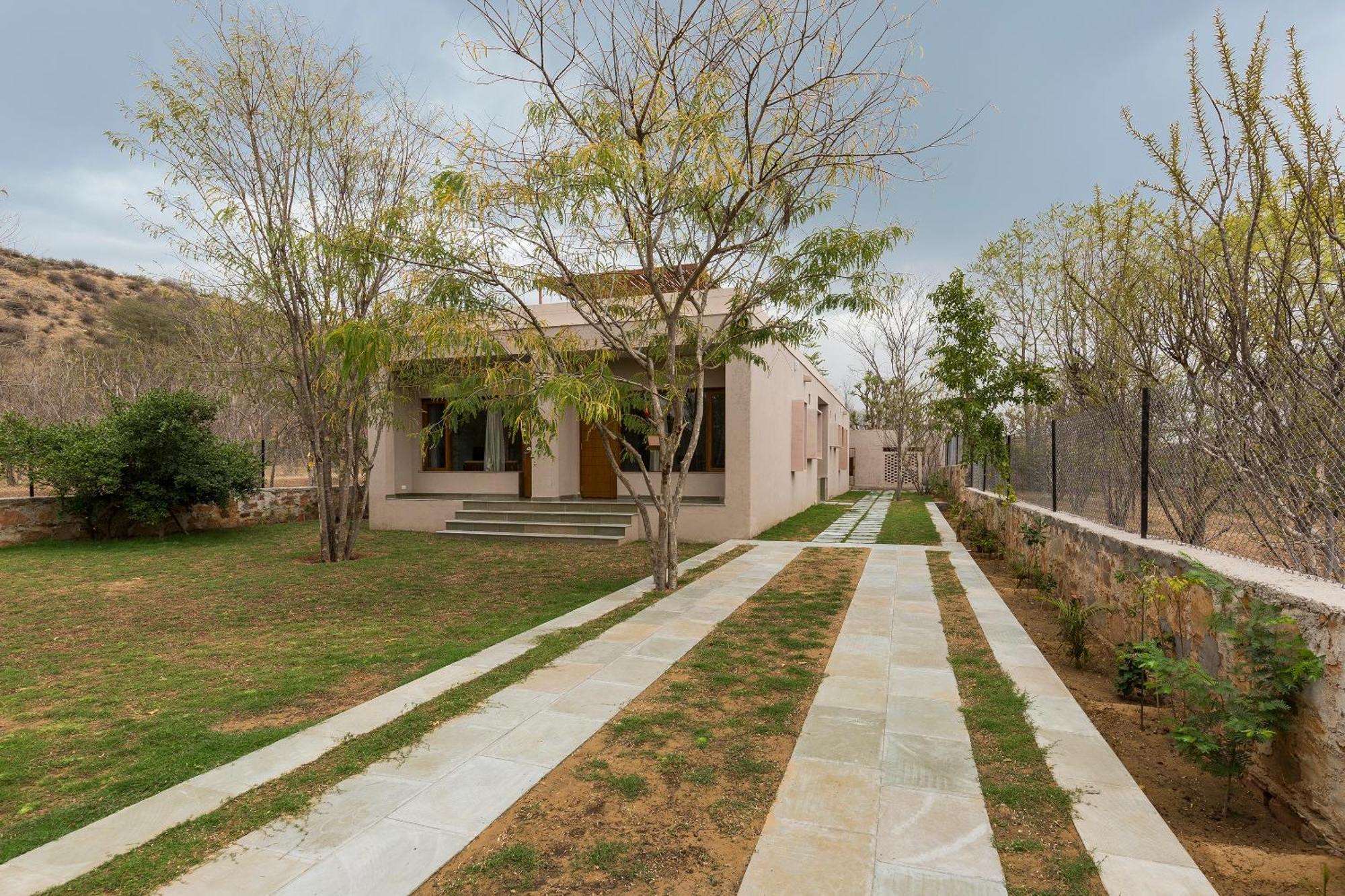 Stayvista The Owl House: Hillside With Terrace And Lawn Jaipur