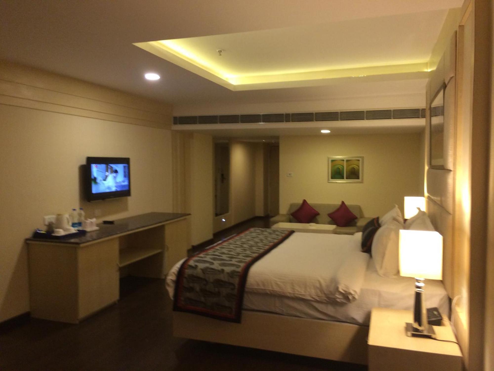 Golden Tulip Jaipur