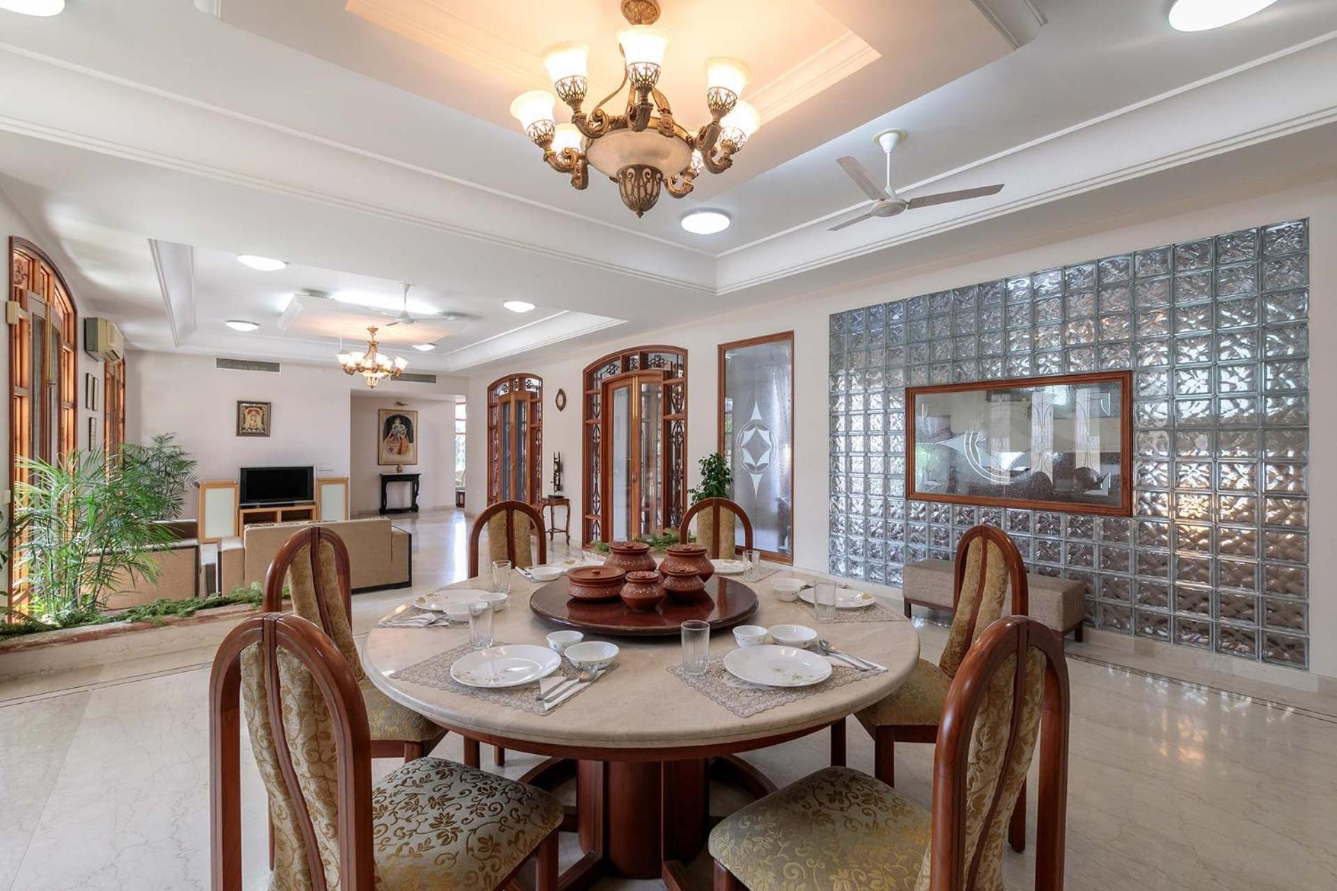 Villa Stayvista's Krishnalaya Mansion: Luxurious Retreat With Indoor Pool & Leisure Amenities *