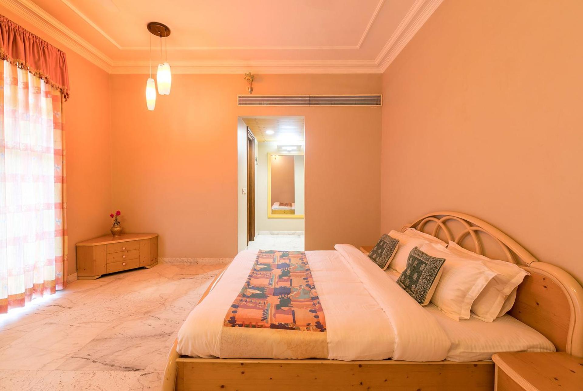 Stayvista's Krishnalaya Mansion: Luxurious Retreat With Indoor Pool & Leisure Amenities * Jaipur