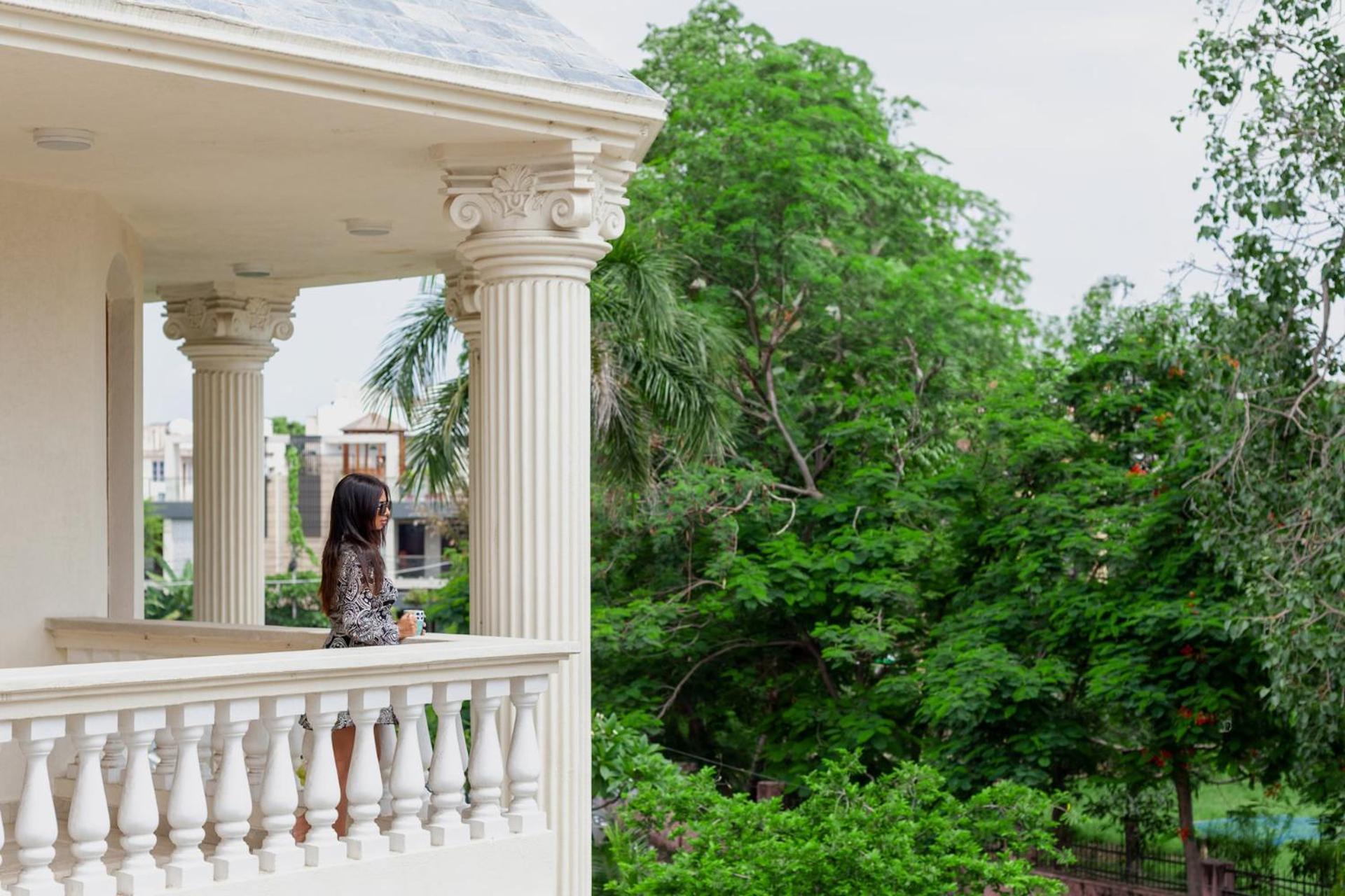 Stayvista's Krishnalaya Mansion: Luxurious Retreat With Indoor Pool & Leisure Amenities Villa Jaipur