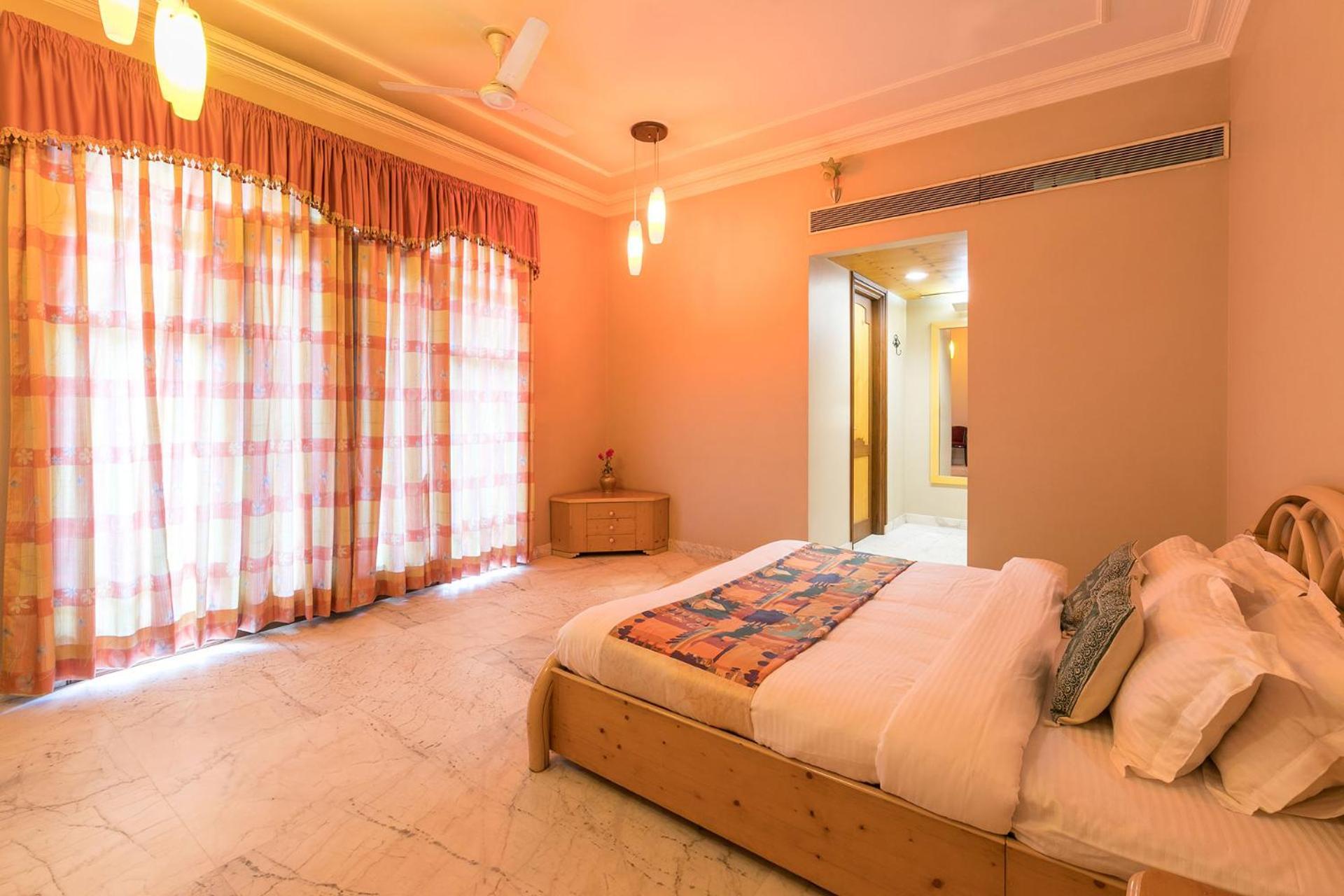 Stayvista's Krishnalaya Mansion: Luxurious Retreat With Indoor Pool & Leisure Amenities * Jaipur