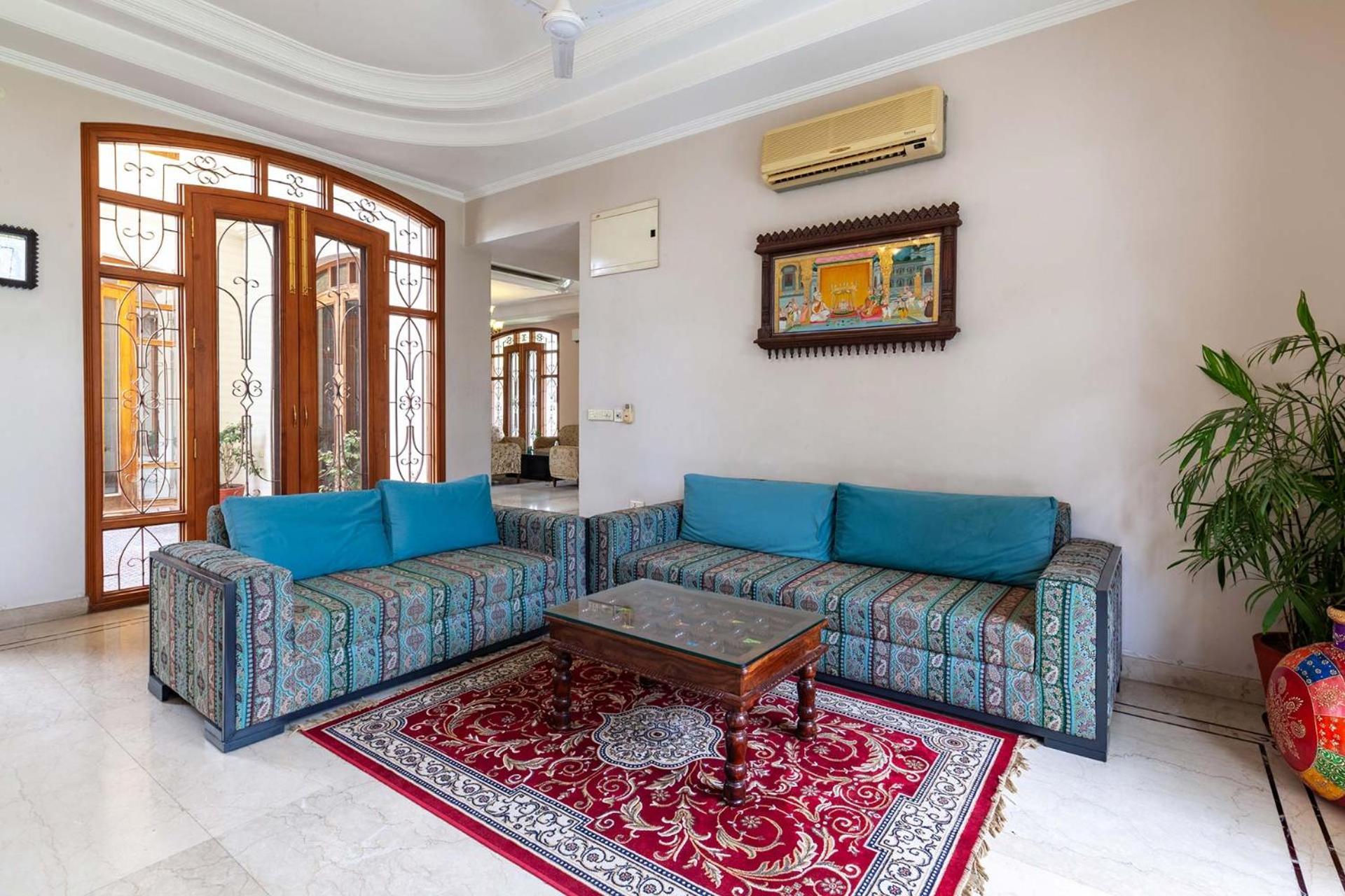 Stayvista's Krishnalaya Mansion: Luxurious Retreat With Indoor Pool & Leisure Amenities Villa *