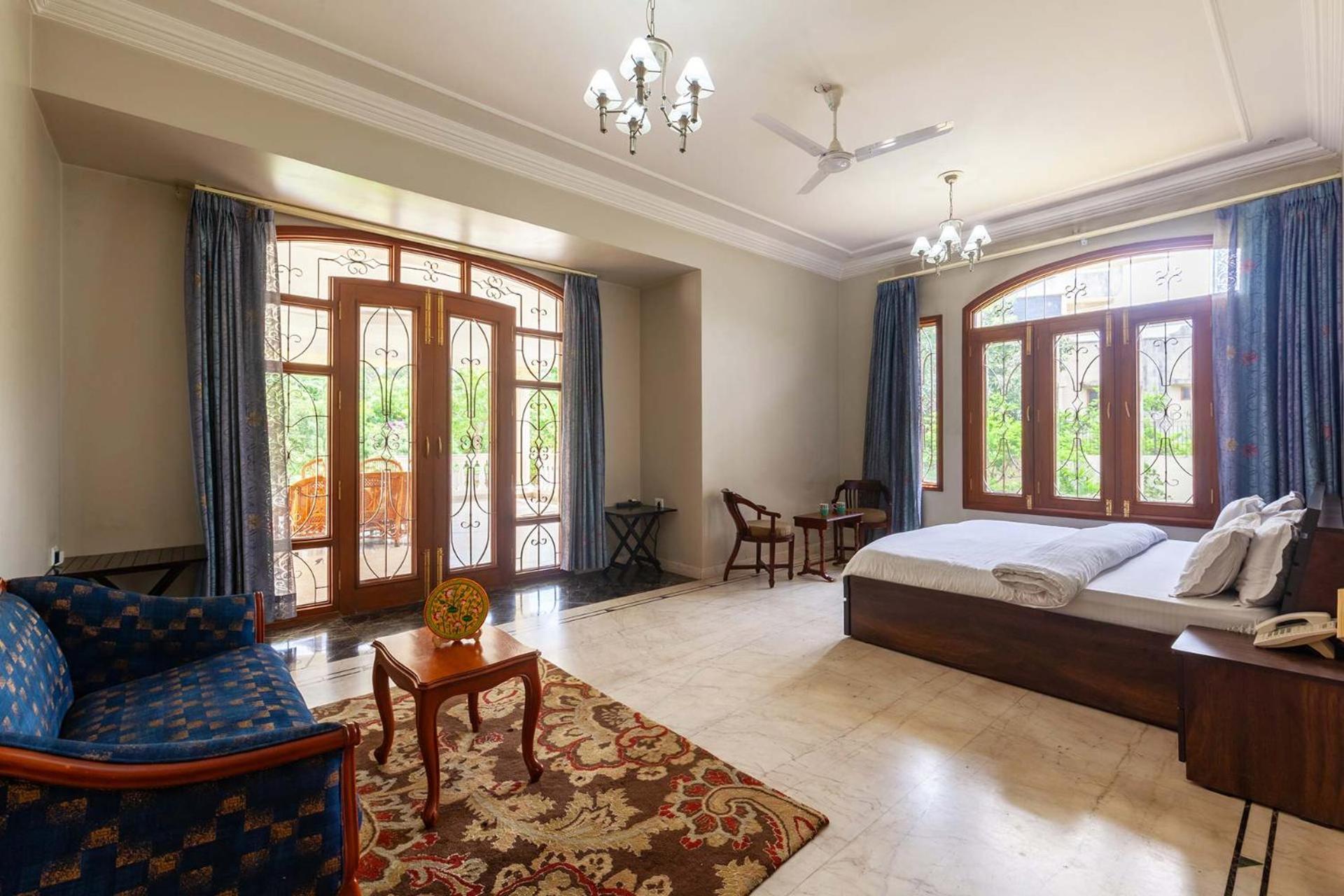 Villa Stayvista's Krishnalaya Mansion: Luxurious Retreat With Indoor Pool & Leisure Amenities *