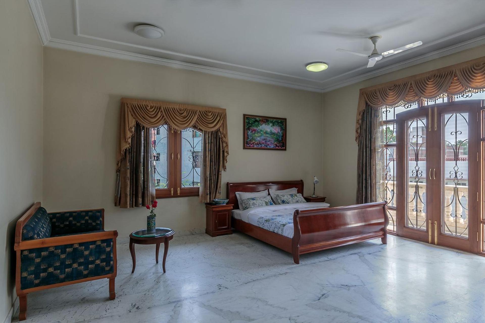 Stayvista's Krishnalaya Mansion: Luxurious Retreat With Indoor Pool & Leisure Amenities Villa