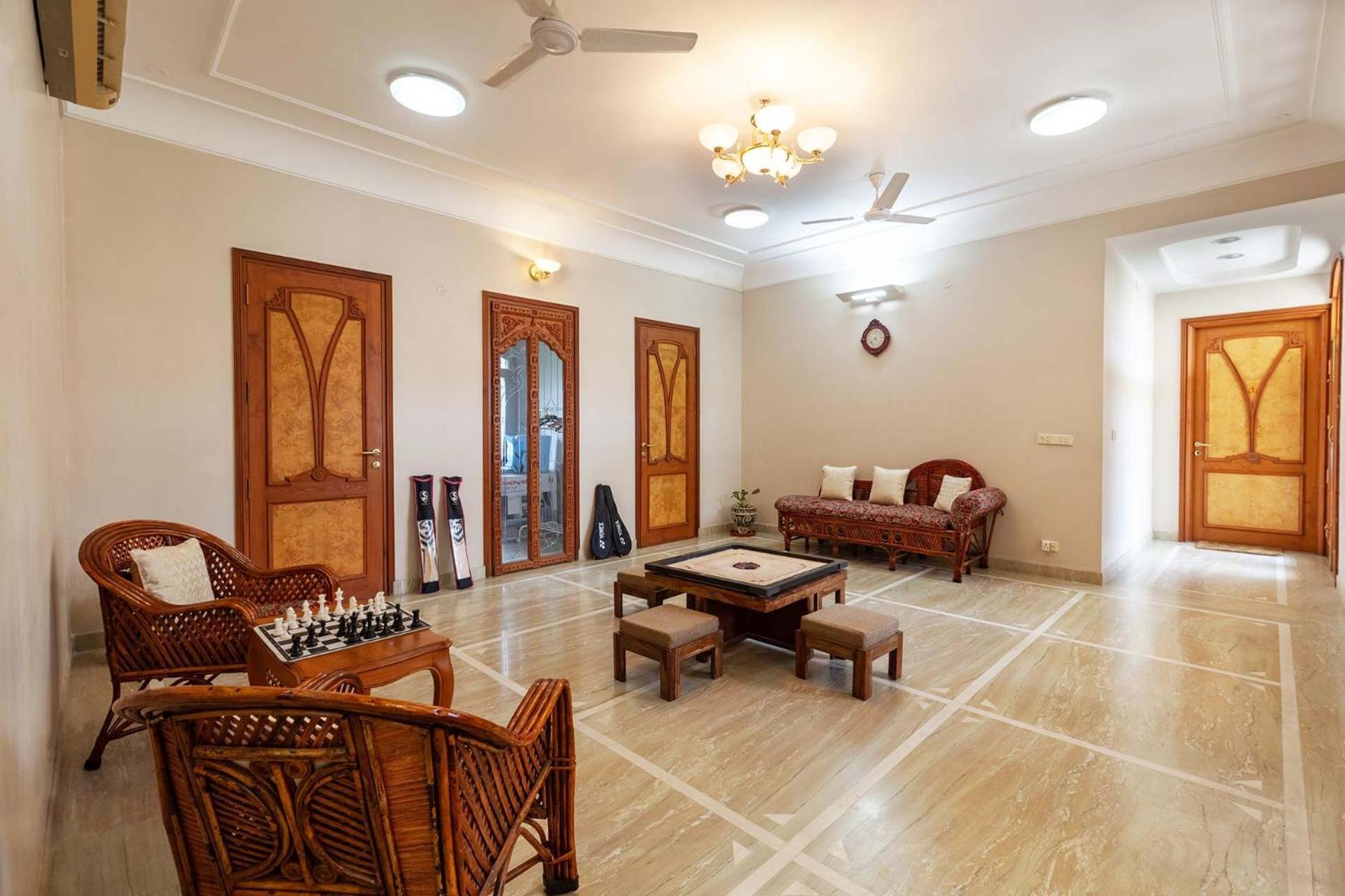 Stayvista's Krishnalaya Mansion: Luxurious Retreat With Indoor Pool & Leisure Amenities Villa *