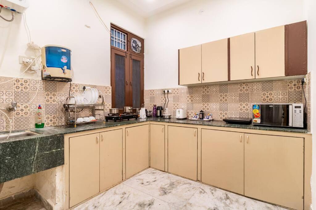 Stylish & Cozy Retreat With Jacuzzi Jaipur