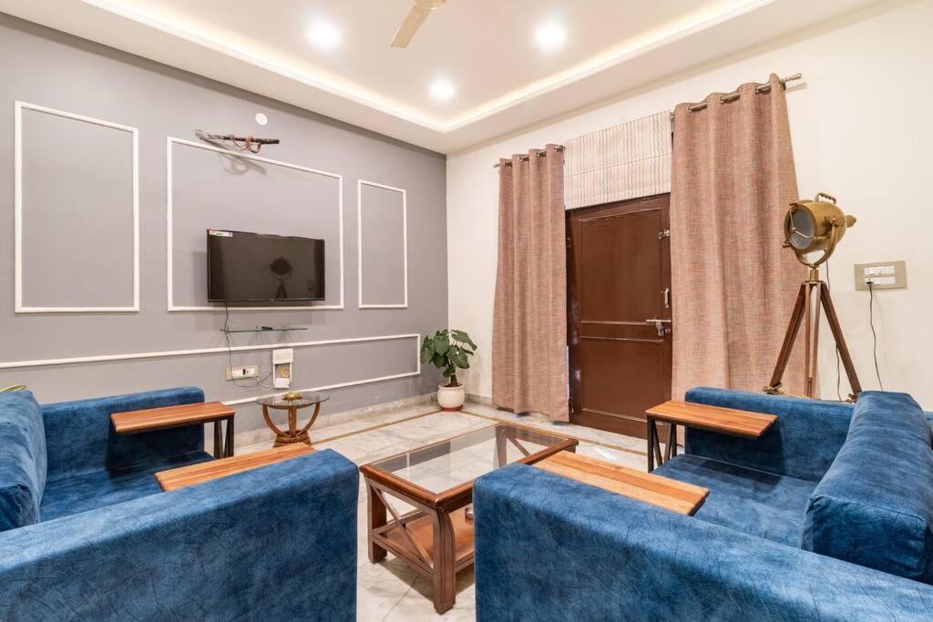 Stylish & Cozy Retreat With Jacuzzi Jaipur