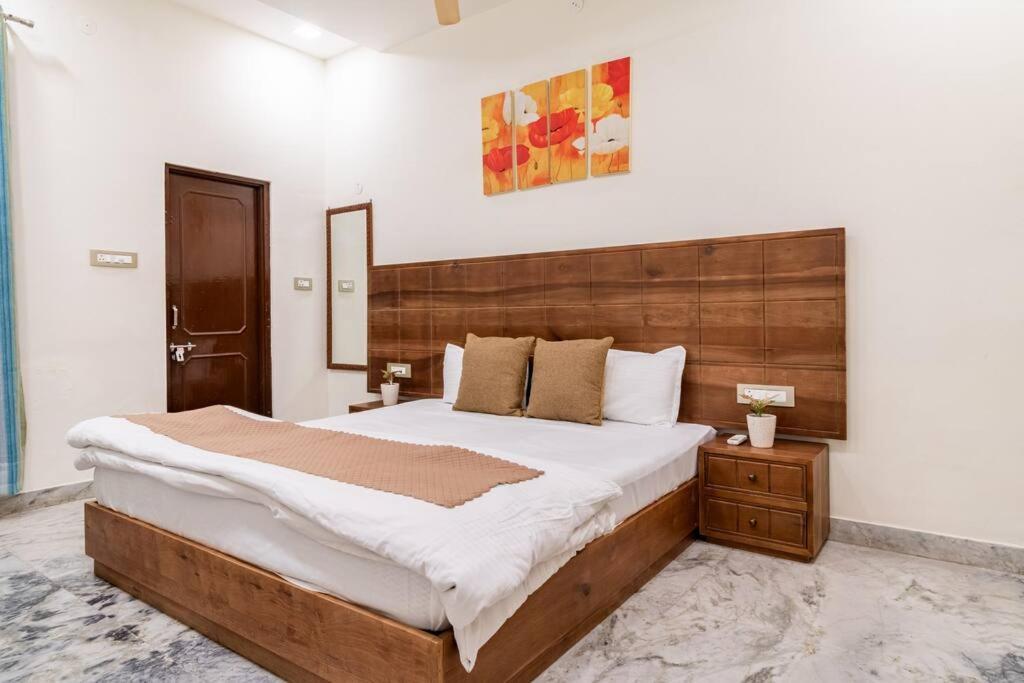 Stylish & Cozy Retreat With Jacuzzi Holiday home *