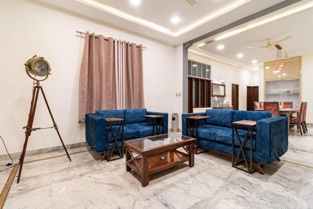 Holiday home Stylish & Cozy Retreat With Jacuzzi
