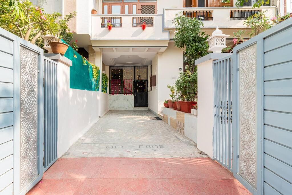 Stylish & Cozy Retreat With Jacuzzi Holiday home Jaipur