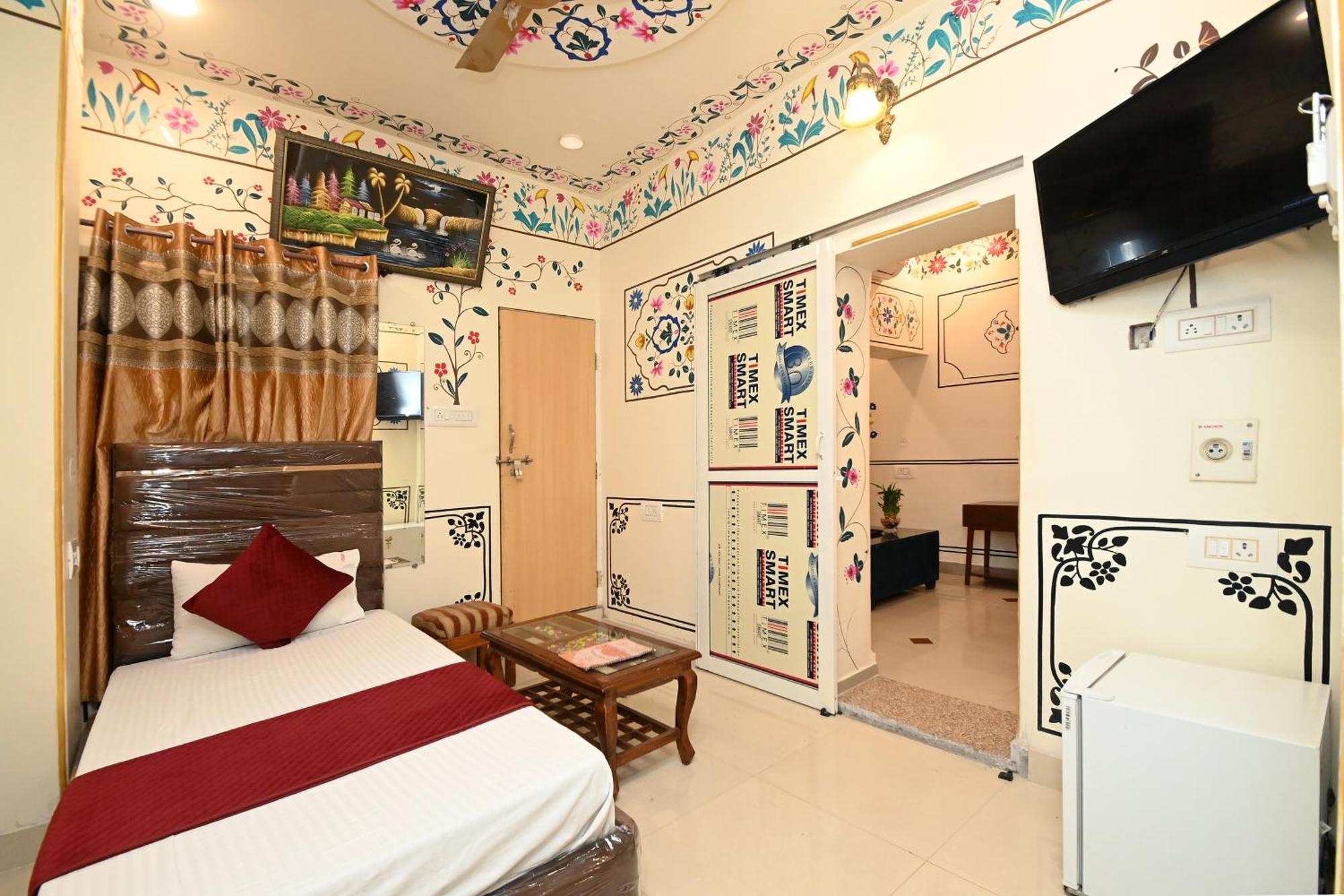 Virasat Mahal Heritage Hotel-jaipur Center 3*
