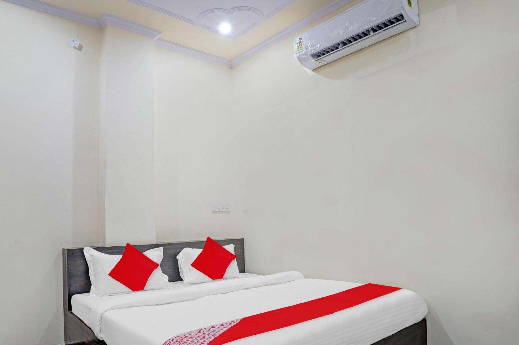Hotel O Jaya Palace 4*