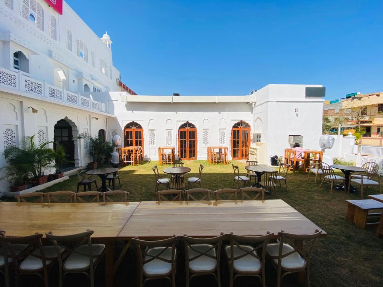 Chirmi Palace Guest house