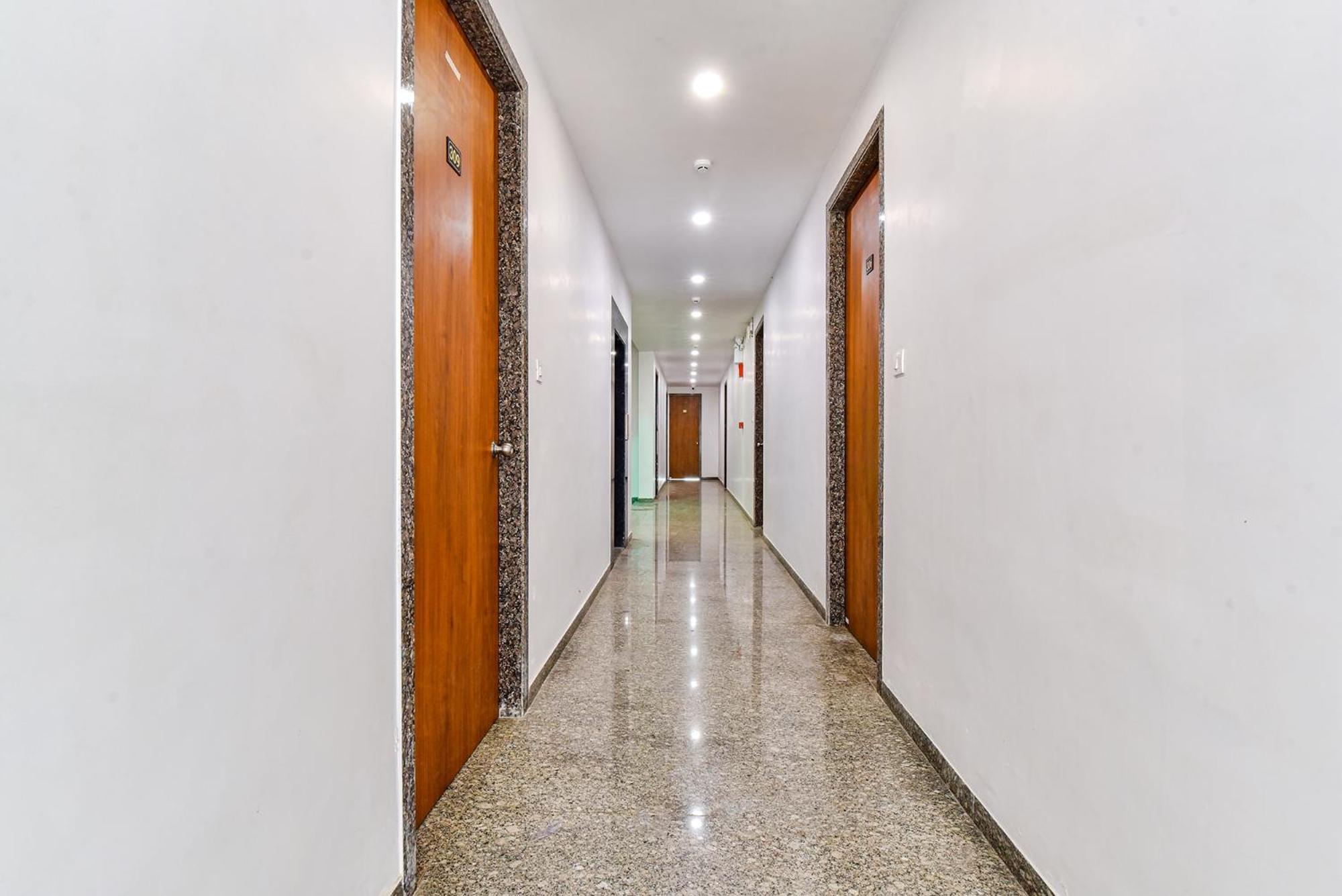 Fabhotel Deep Palace Hotel