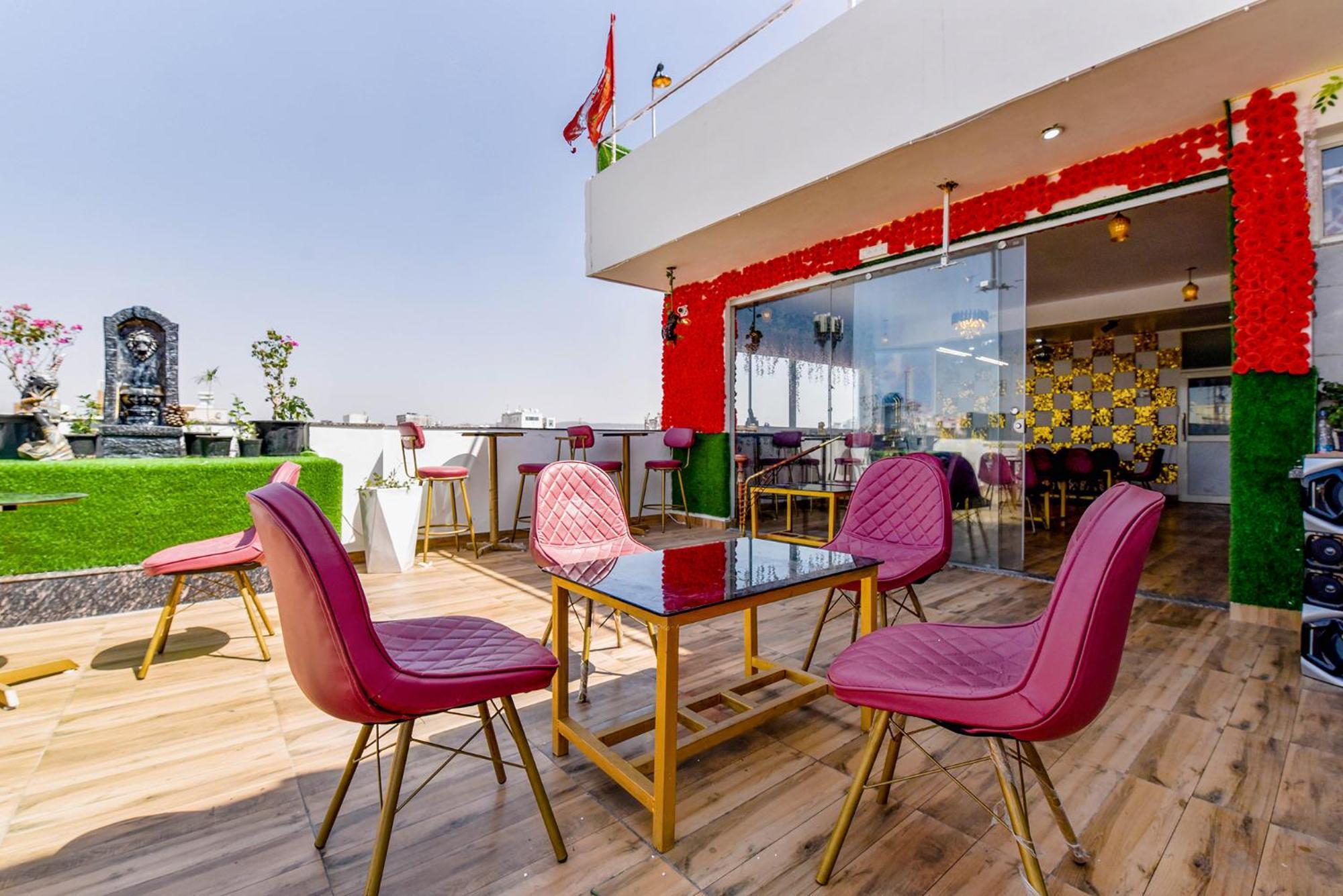 Fabhotel Deep Palace Hotel