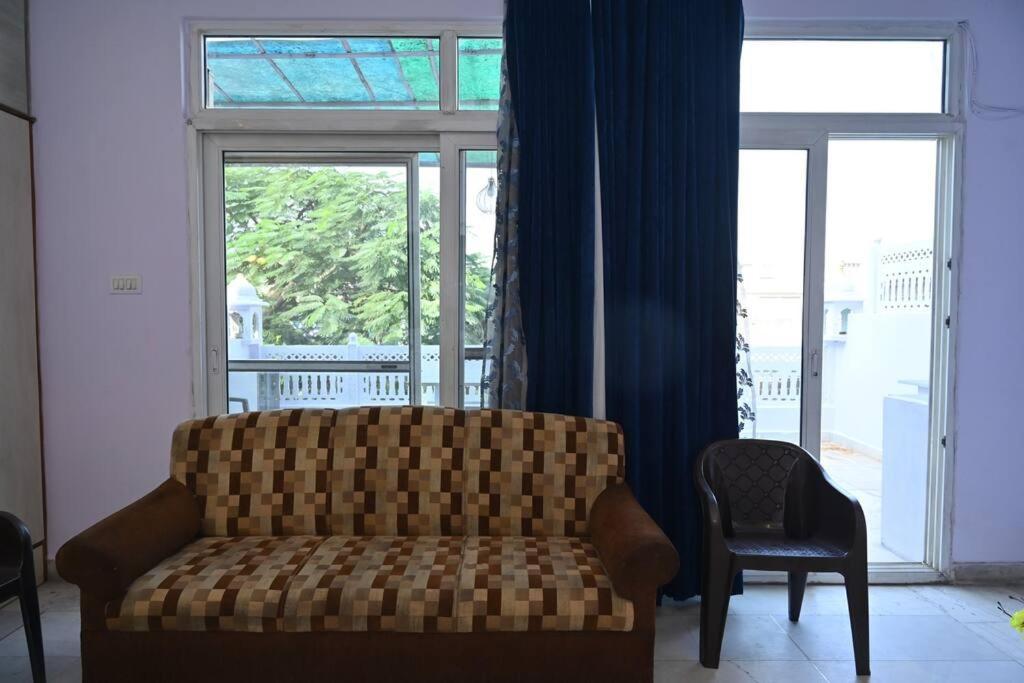 Colonel's Apartment *