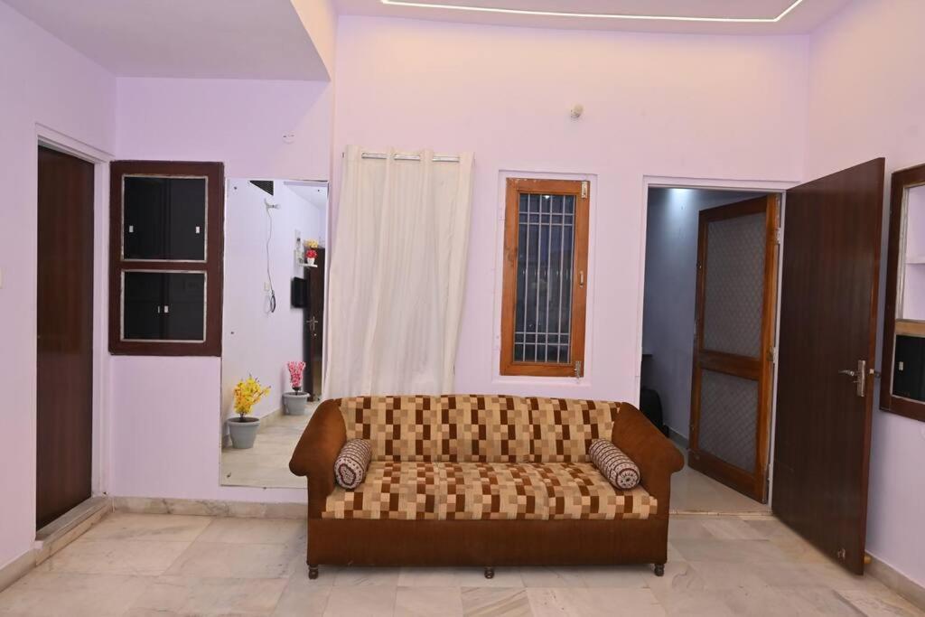 Colonel's Apartment *