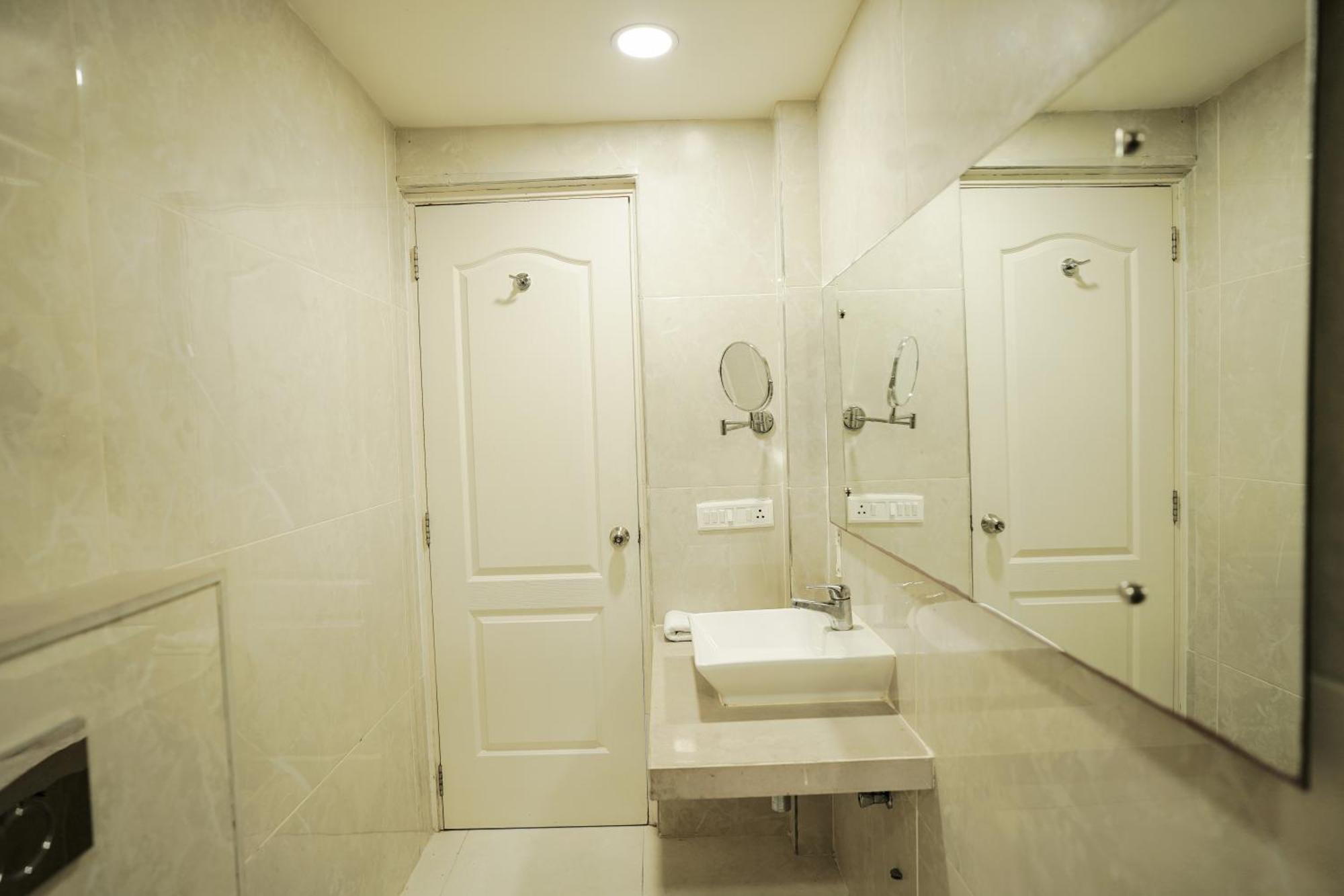 Cygnett Lite Grand, Hotel 4*