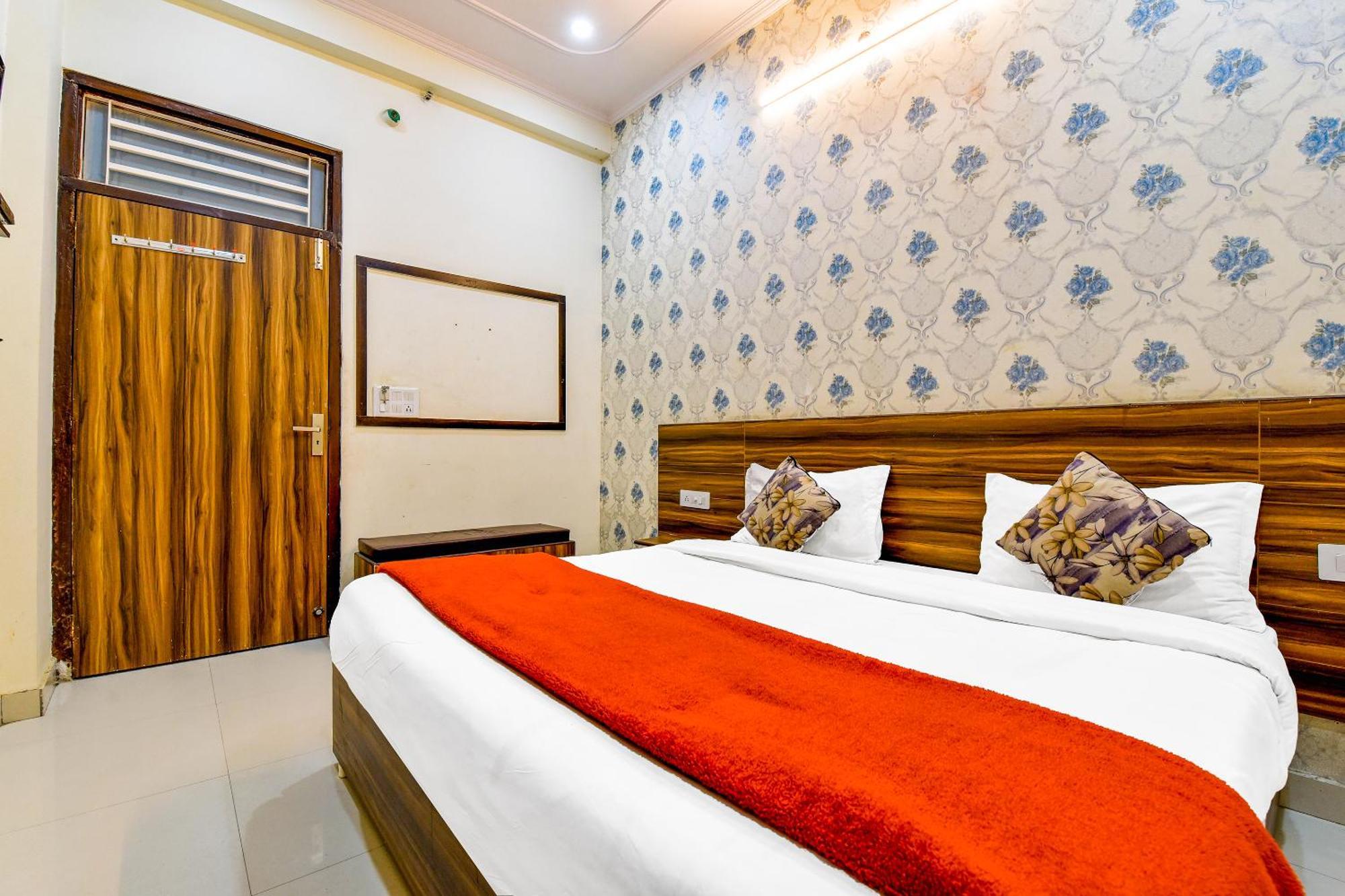 Guest house Krishna *