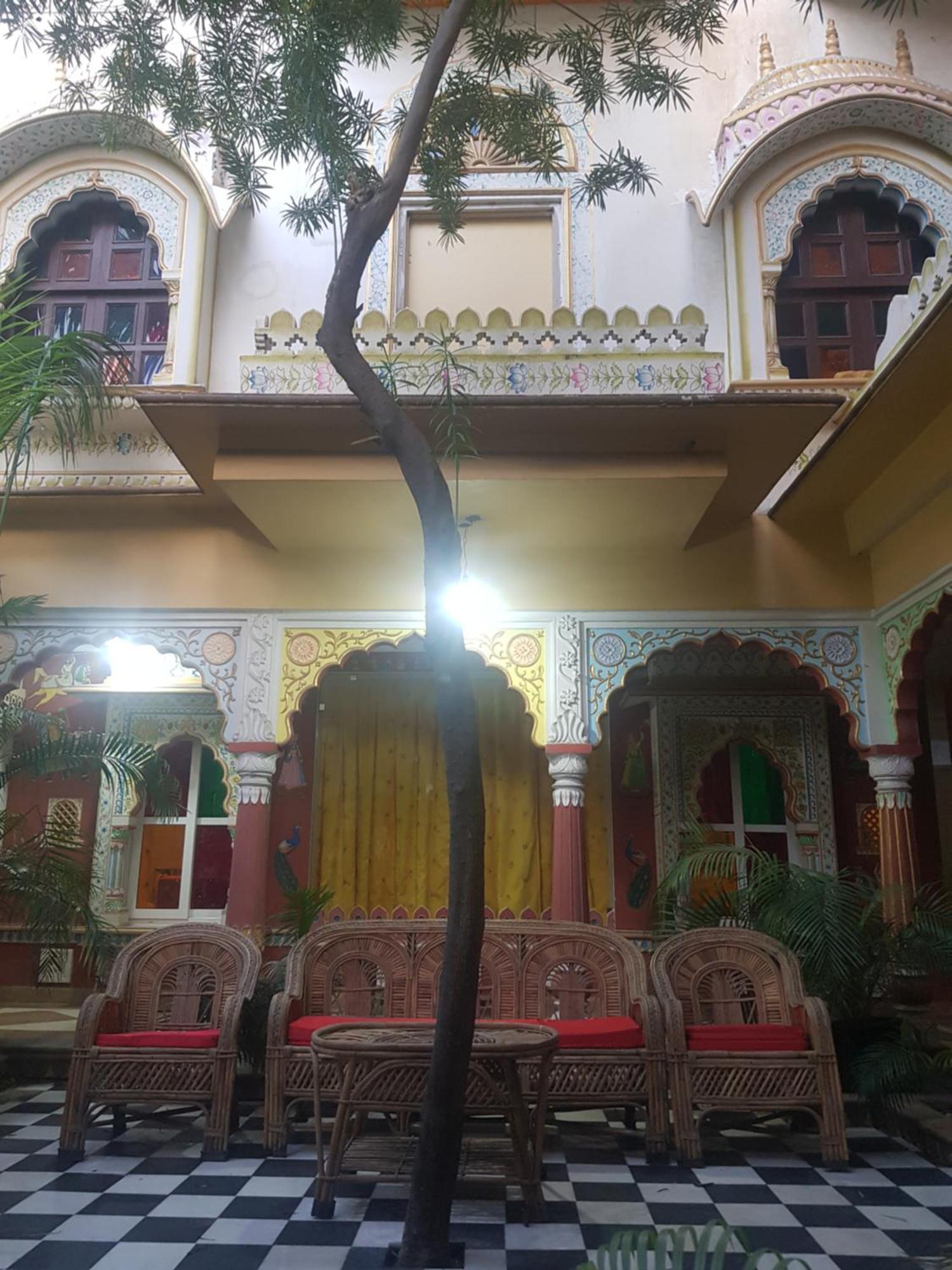 Homestay Sureli Haveli *