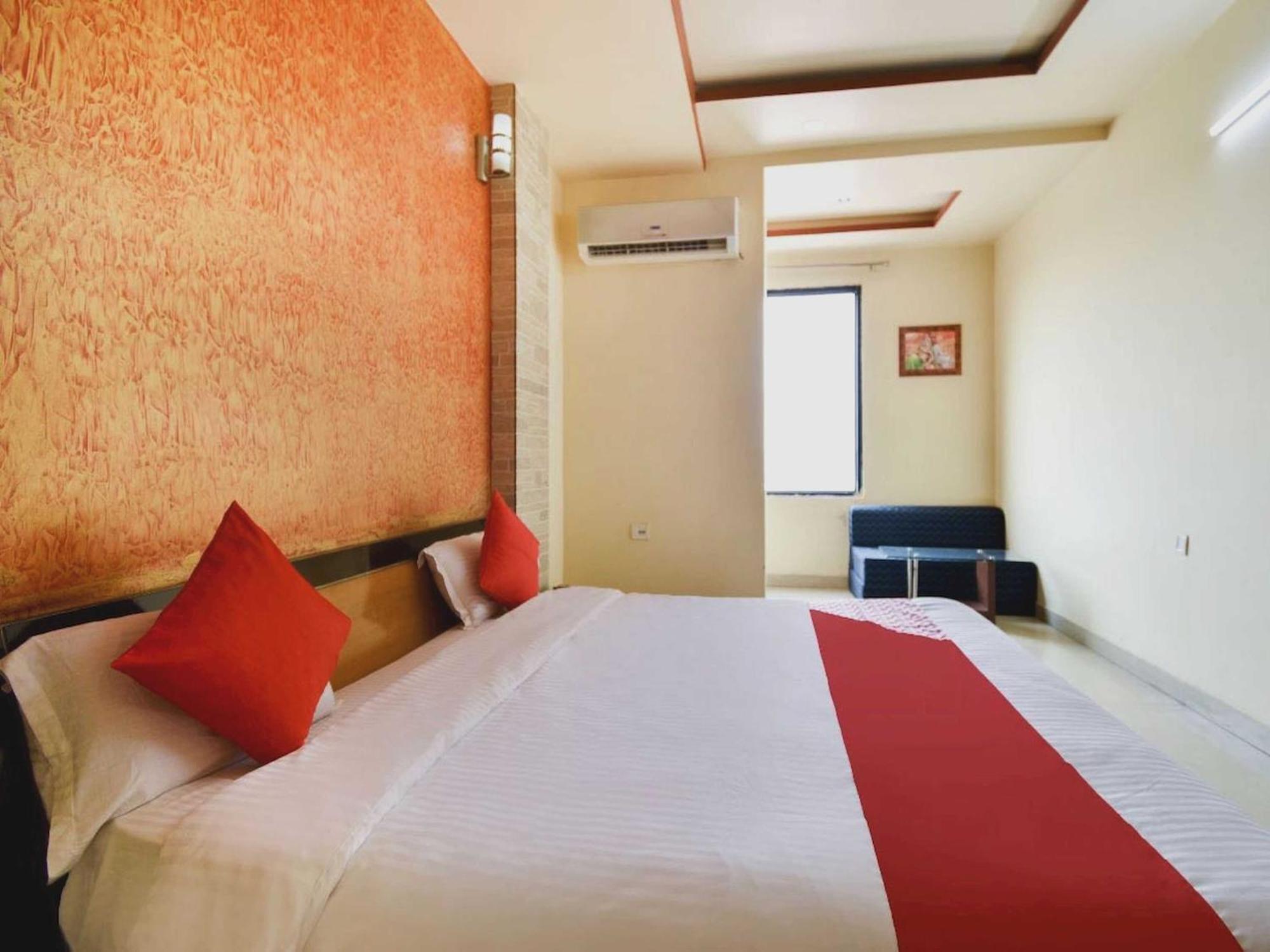 Collection O R Hotel 4*