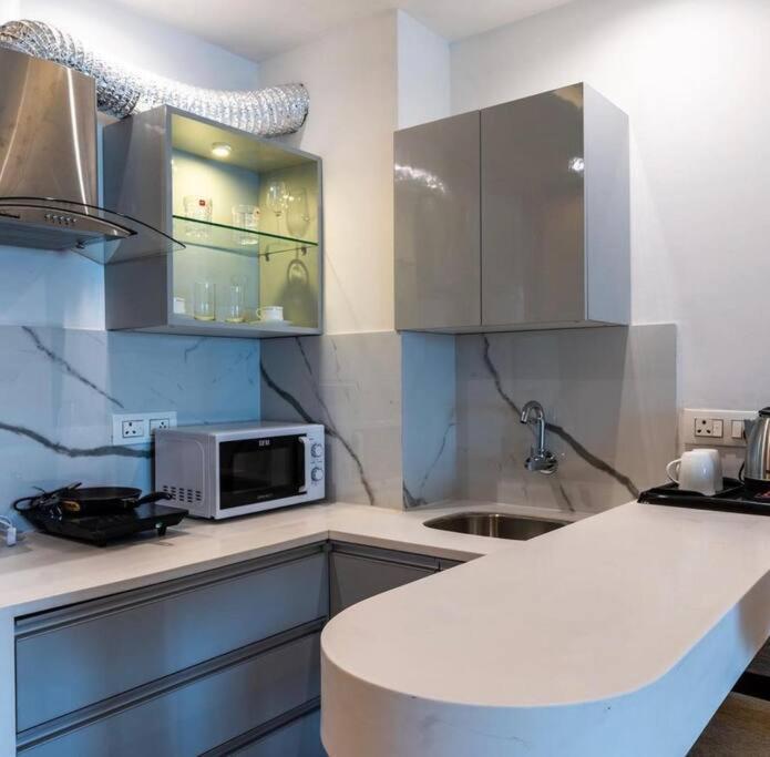 Apartment Lavish Service