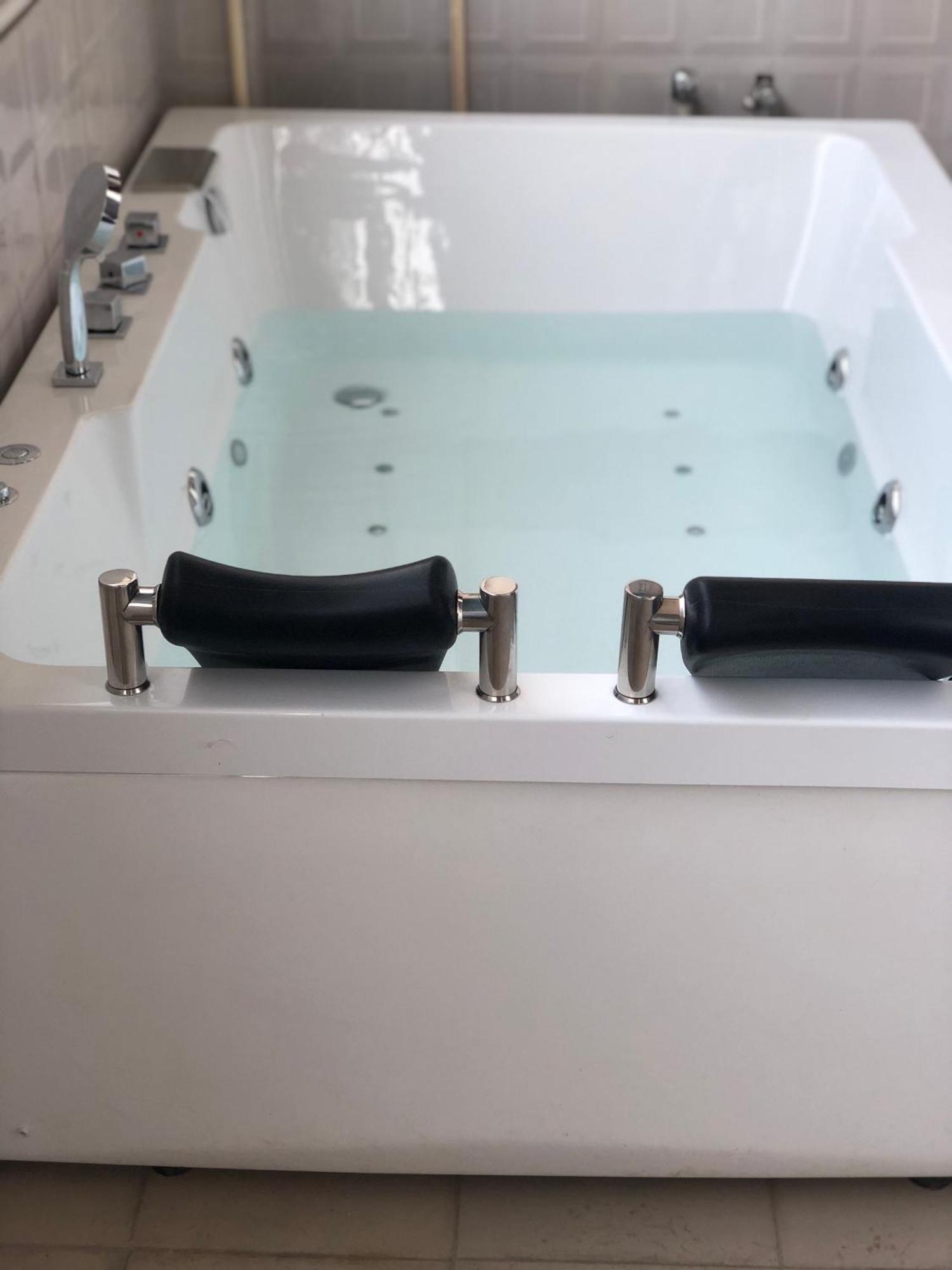 Stylish & Cozy Retreat With Jacuzzi * Jaipur