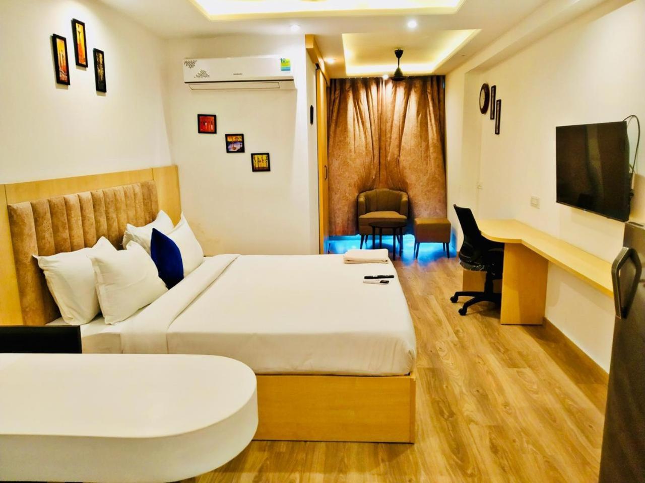 Pink Grand Anukampa Hotel
