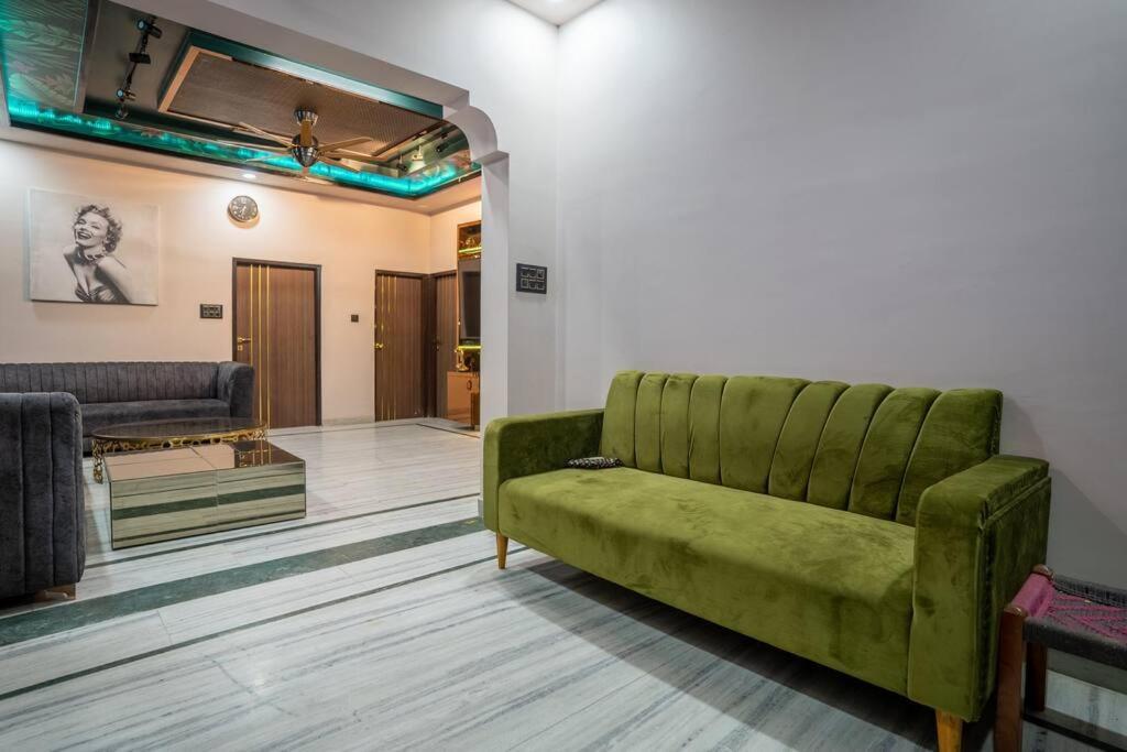 Peace House Luxury 2bhk With Full Modern Amenities Apartment