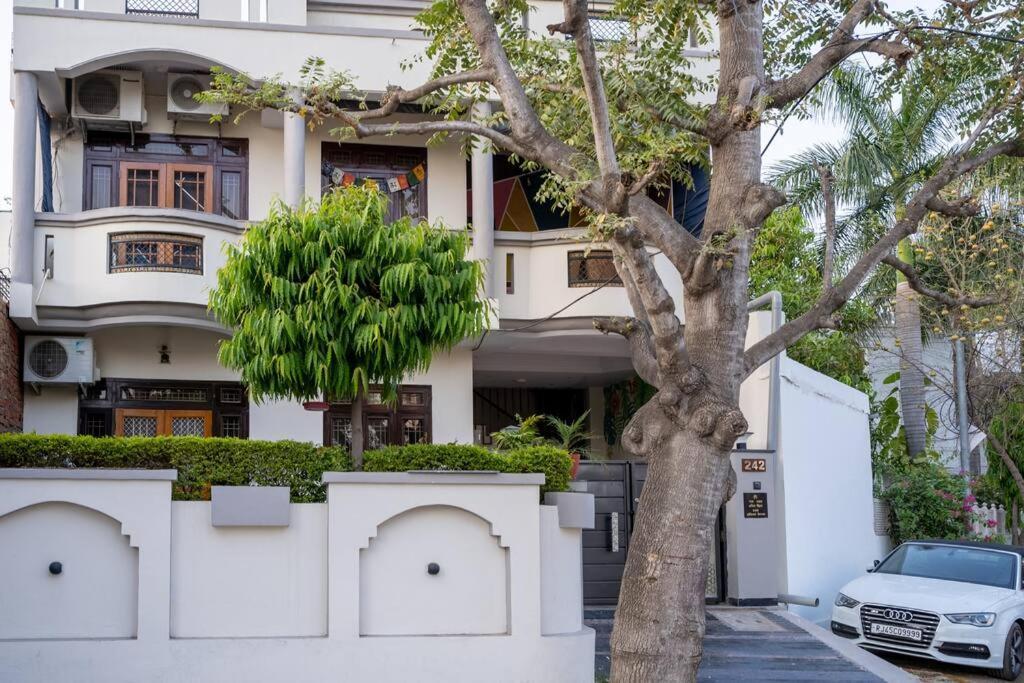 Peace House Luxury 2bhk With Full Modern Amenities Apartment *