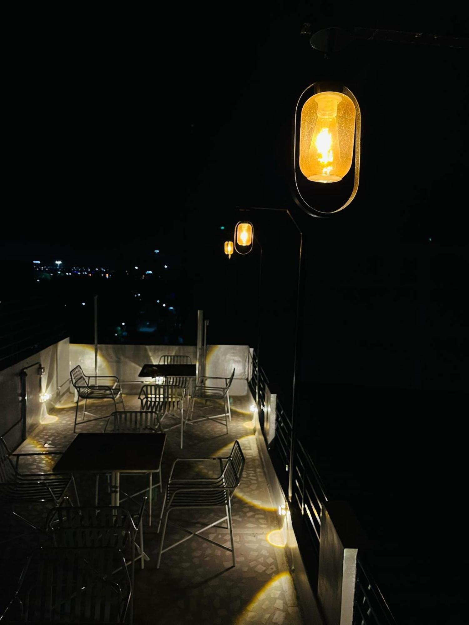 Mojo M -airport Boutique Hotel