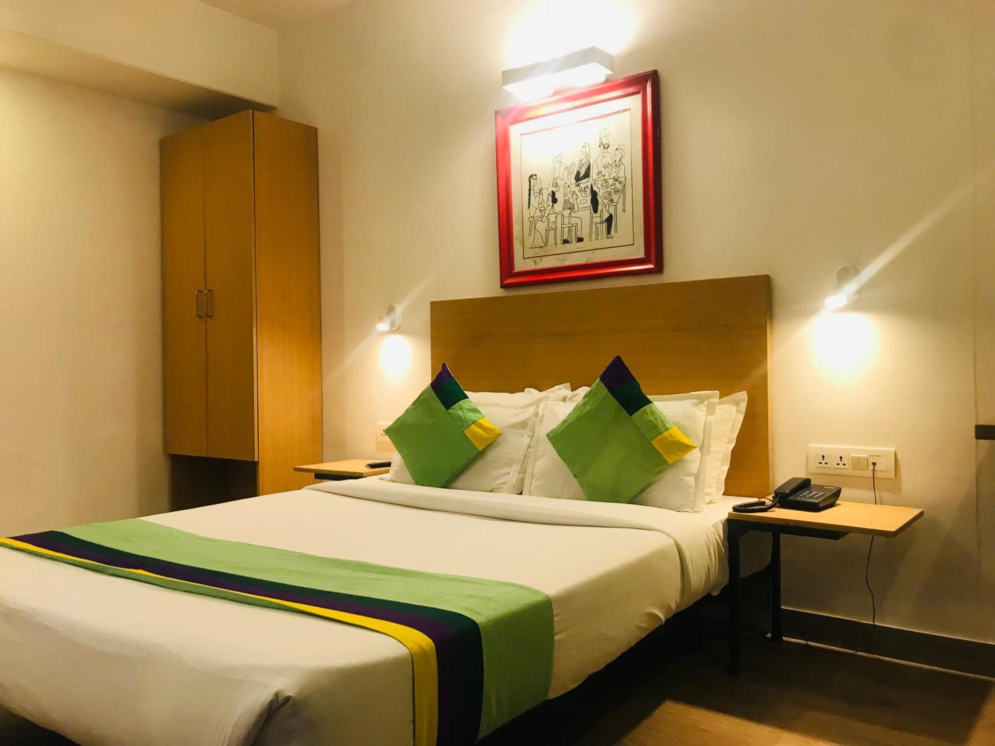Hotel Tulip Grand Jaipur