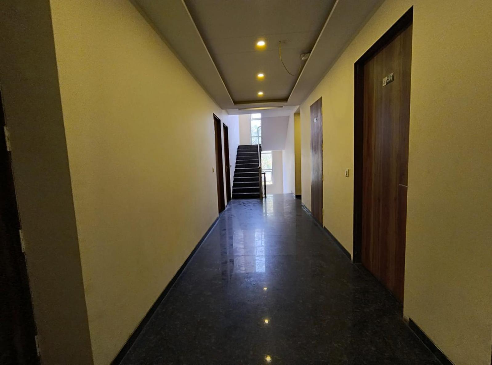 Shiv Rachna Hotel