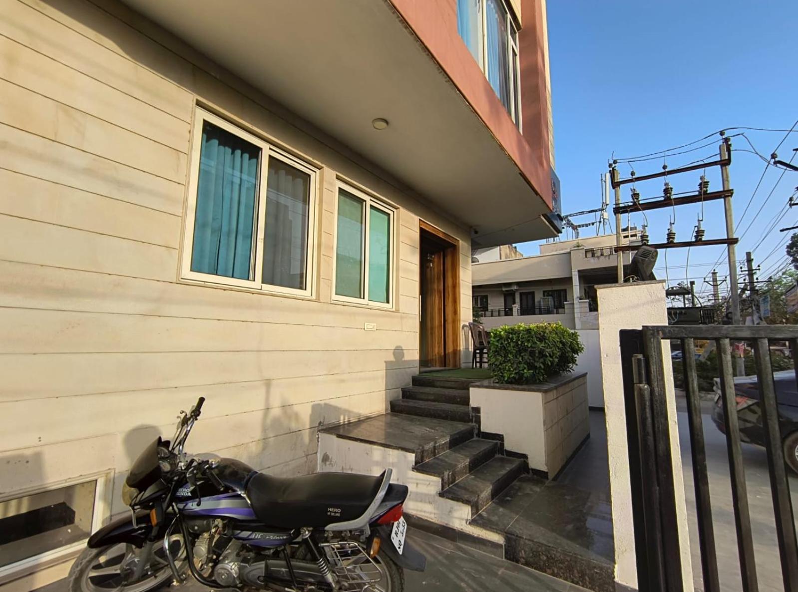 Hotel Shiv Rachna 3*