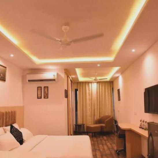 Hotel The Grand And Studio M Leo Jaipur