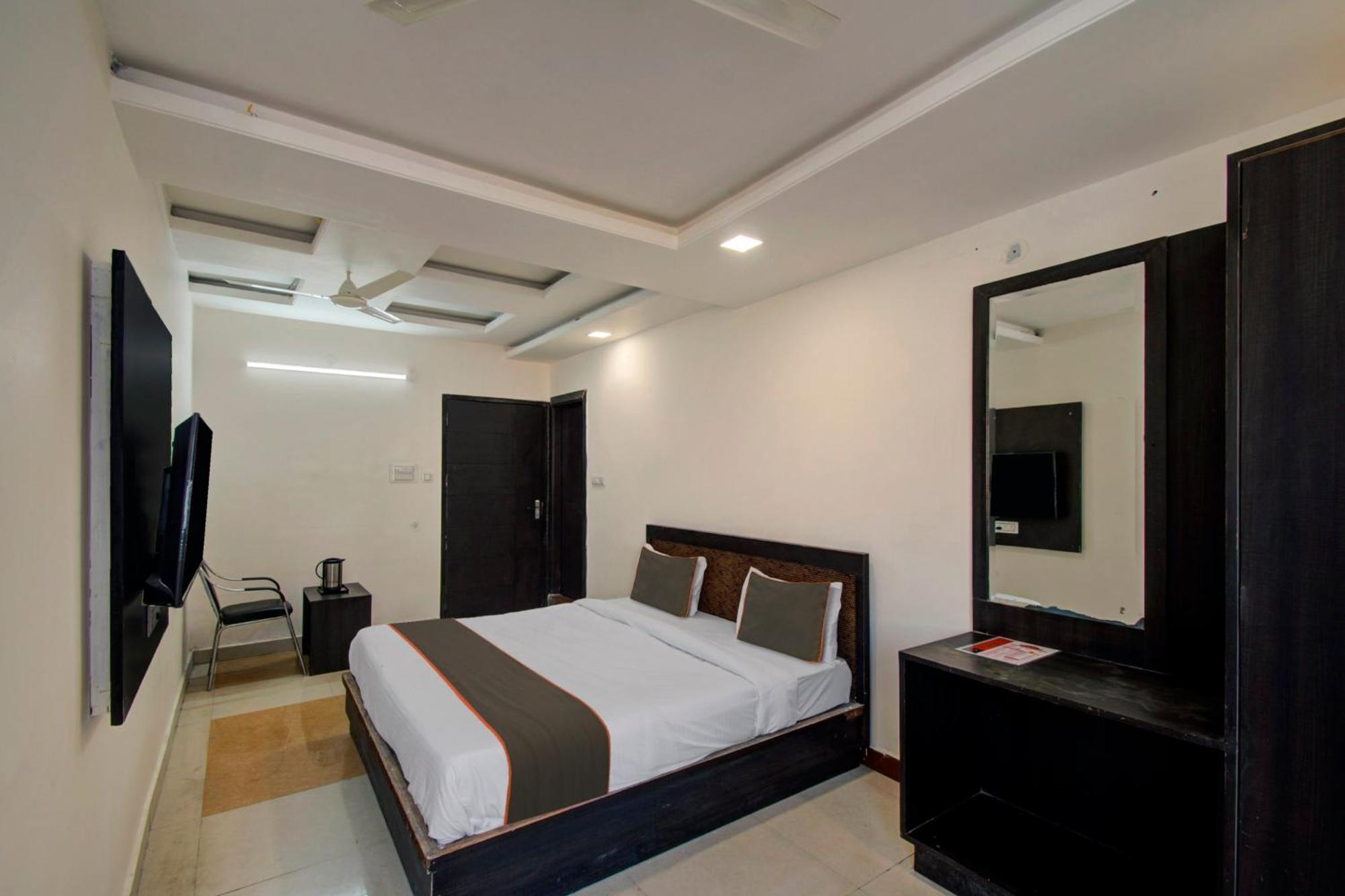 Hotel Collection O Sanjay Palace 3*