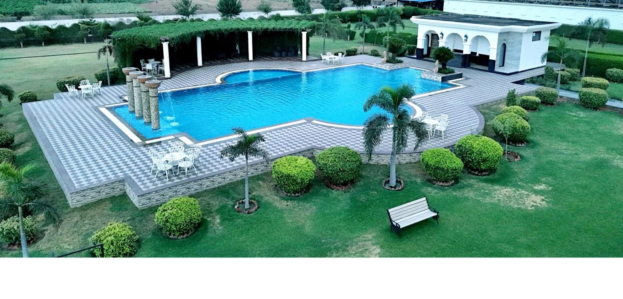 Resort Umaid Farm Resort- A Legancy Vintage In Jaipur