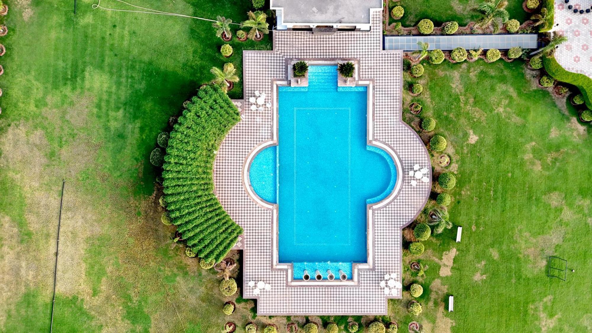 Resort Umaid Farm Resort- A Legancy Vintage In