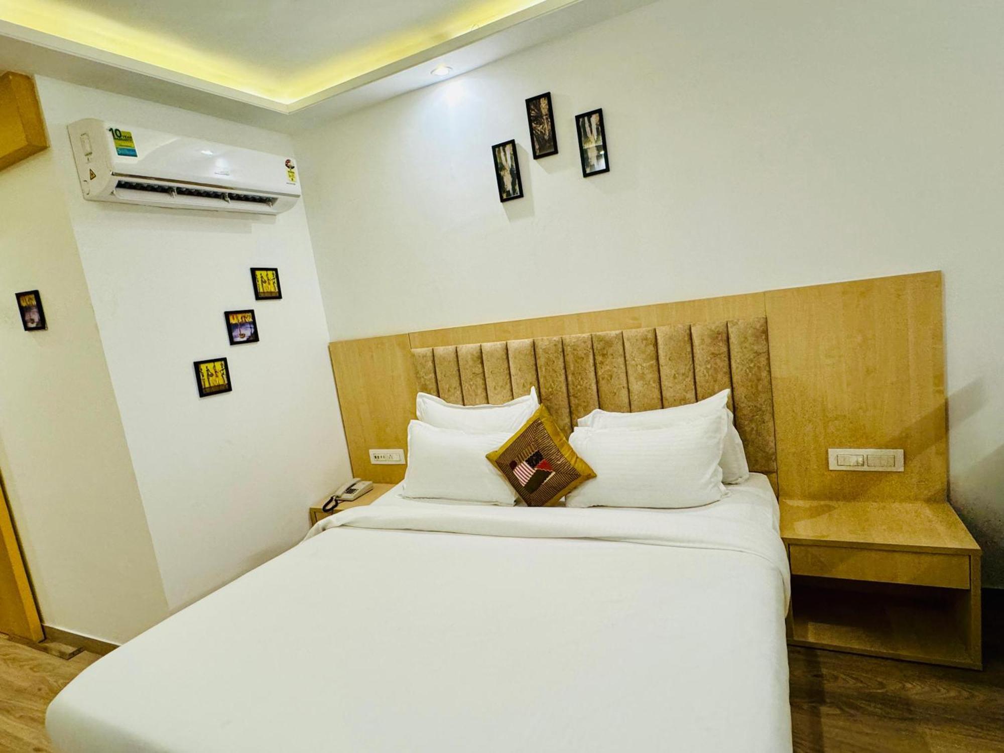 Pink Grand Anukampa Hotel 4*