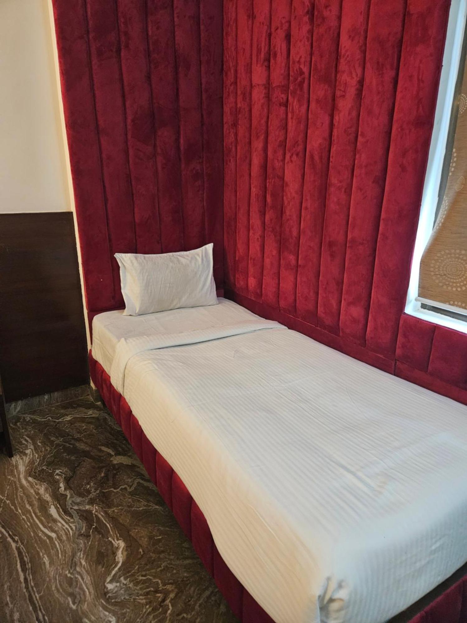 Sahibs Corporate - Family & Corporate Hotel 3*