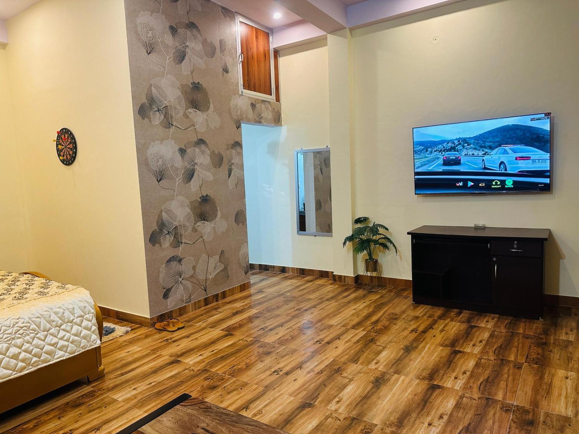 Bhanu Bhawan Apartment *