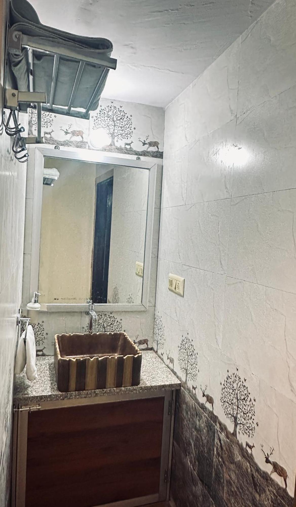 Bhanu Bhawan Apartment *