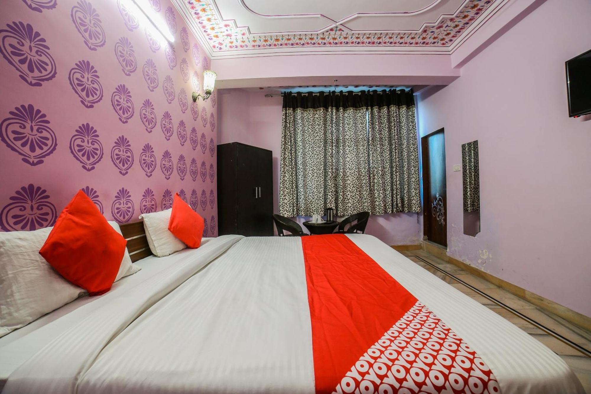 Collection O 36316 Hotel White Palace 3*