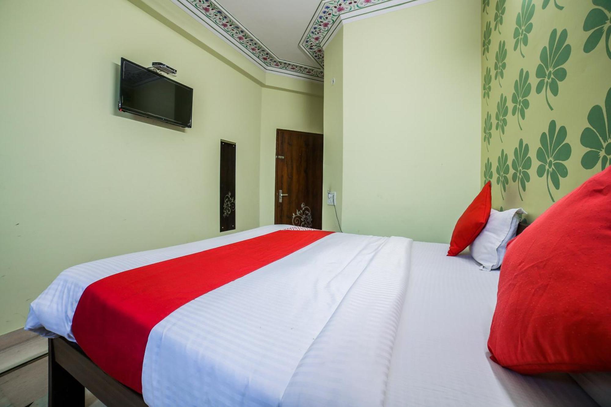 Hotel Collection O 36316 Hotel White Palace