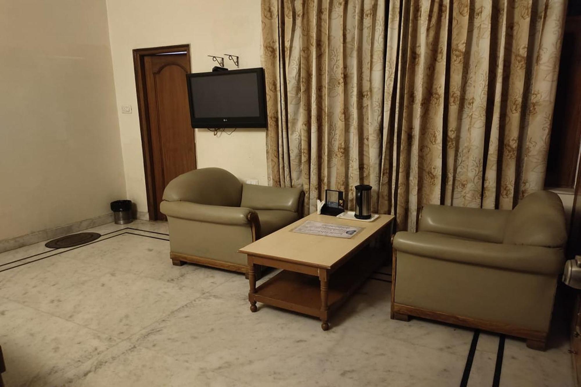 Rang Mahal Near International Airport 3* Jaipur