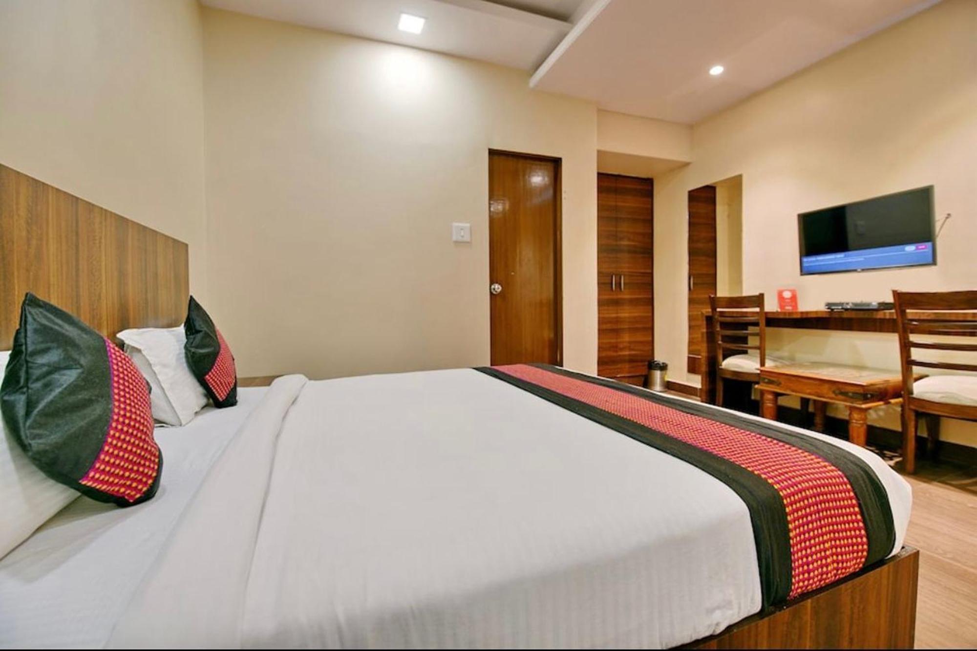 Hotel Rang Mahal Near International Airport