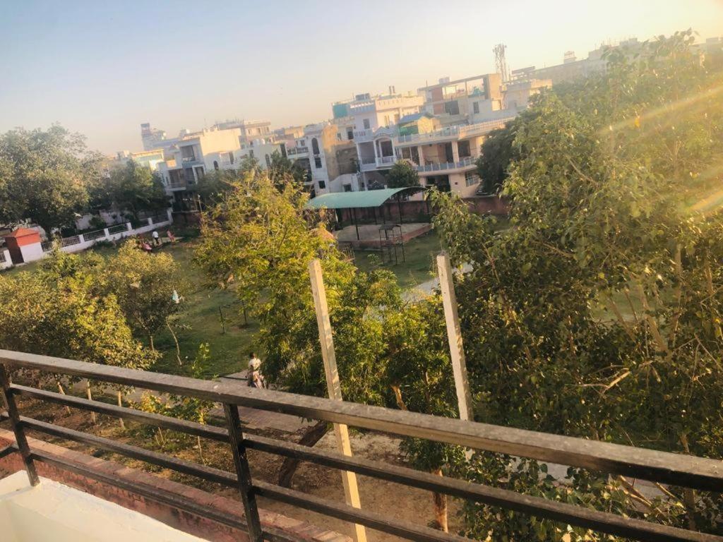 Dev Mansarovar Hotel 2*