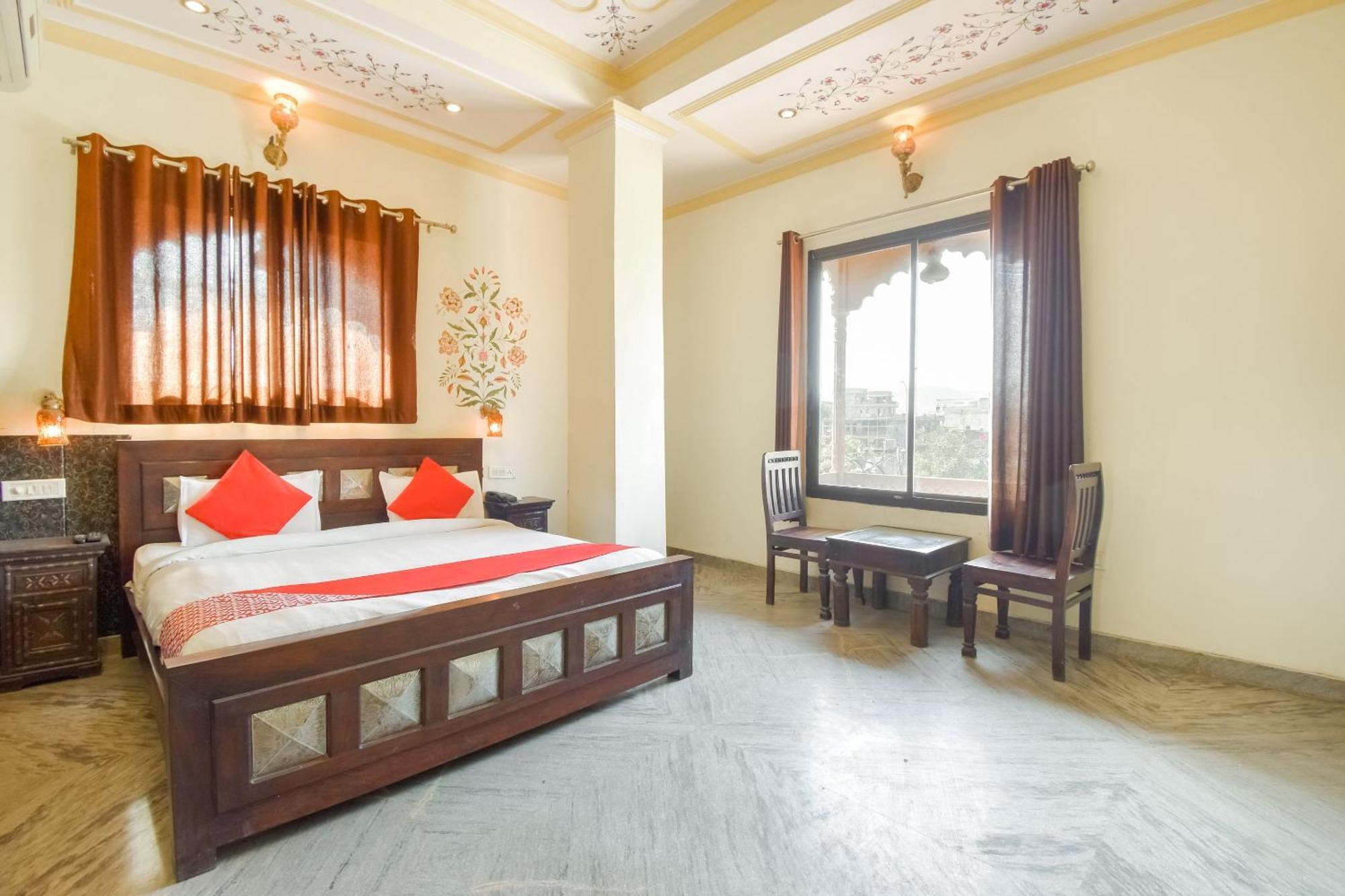 O Ashok Palace Hotel 3*