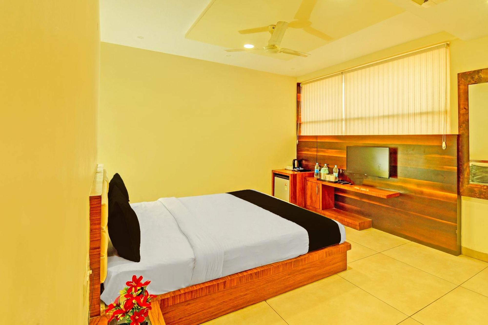Hotel Golden Eagle By Wizowll Group Of And Banquet